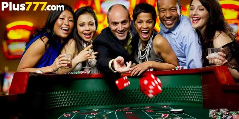 What is online casino? Does Plus777 offer a commenting feature?